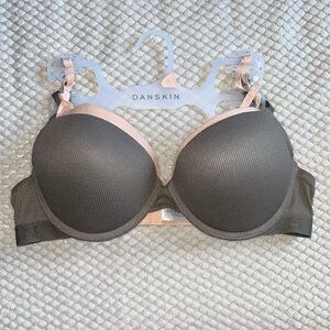 Danskin Bras 38C